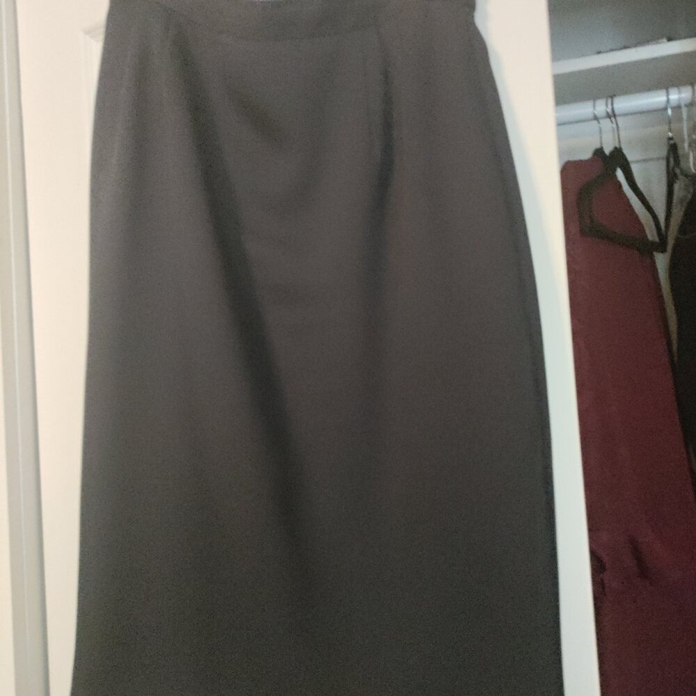 Navy blue midi pencil skirt, fully lined, size 8-10